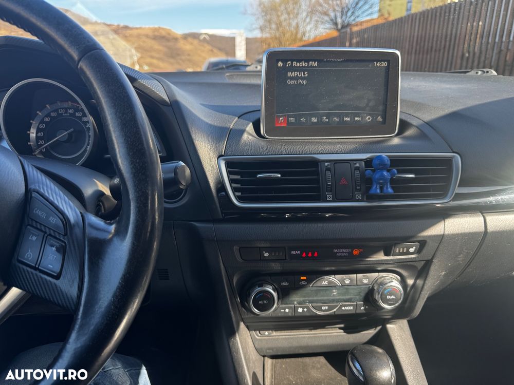 Mazda 3 - 4