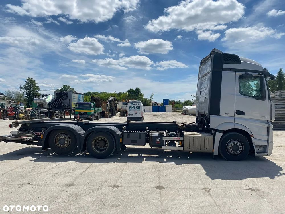 Mercedes-Benz Actros 2543 BDF + Winda / 6x2 / - 4
