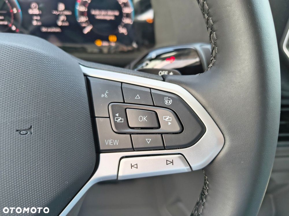 Volkswagen Crafter Grand California 600 silnik: 2,0 l TDI EU6 SCR BlueMotion Technology 130 kW skrzynia biegów: Przedni napęd automatyczna 8-biegowa rozstaw osi: 3640 mm - 23