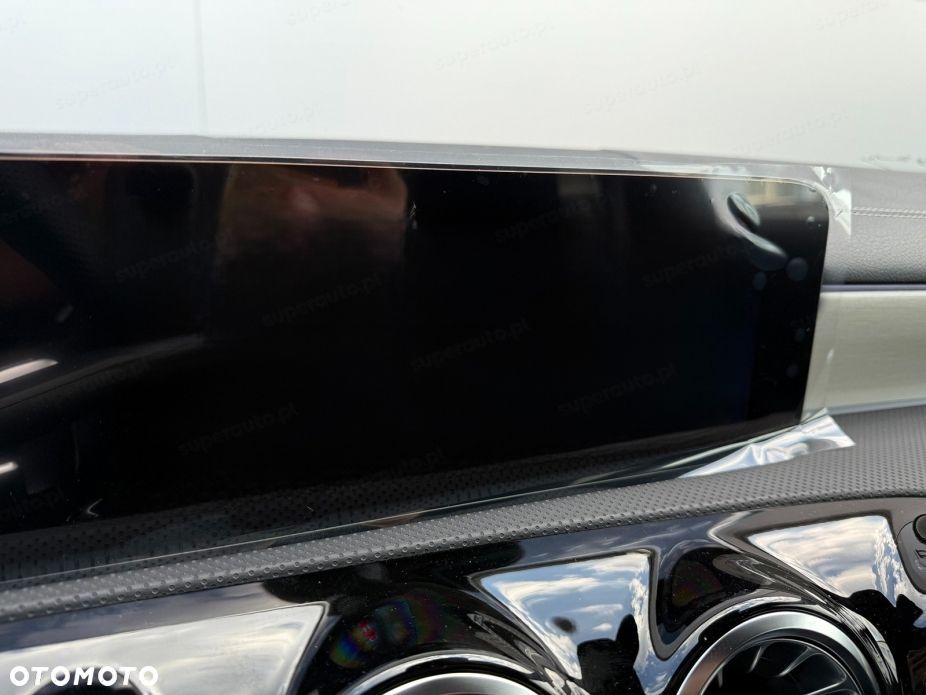 Mercedes-Benz CLA - 11