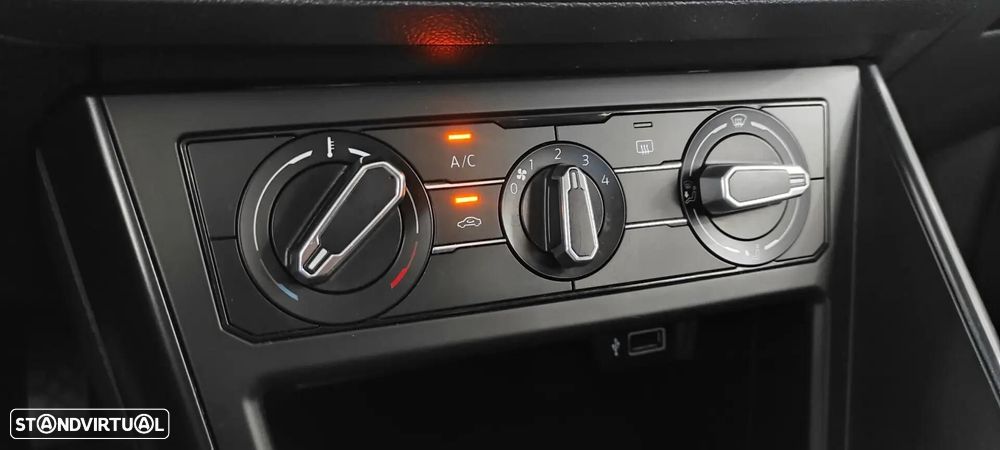 VW Polo - 32