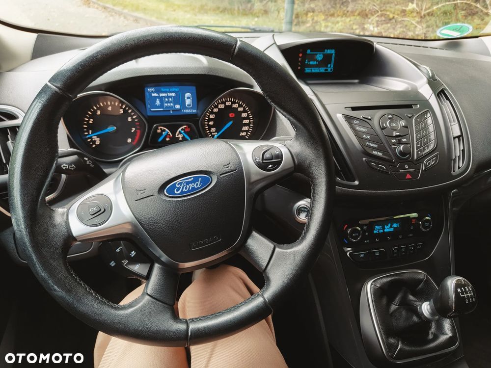 Ford Kuga 1.6 EcoBoost 2x4 Titanium - 27