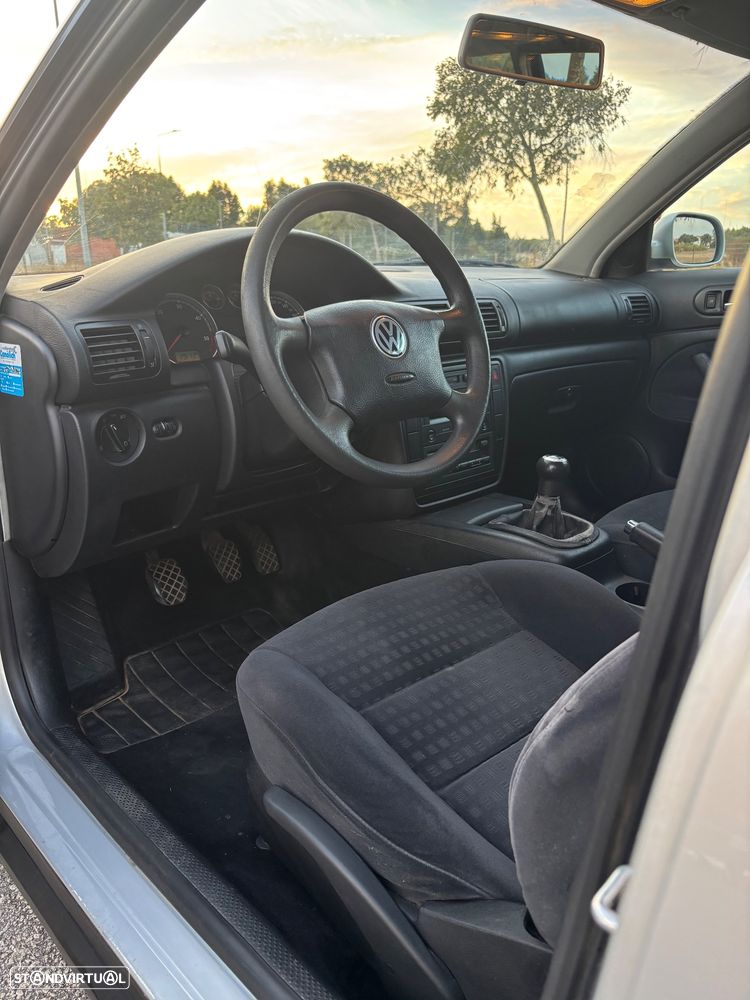 VW Passat Variant 1.9 TDi 4Motion Highline - 9