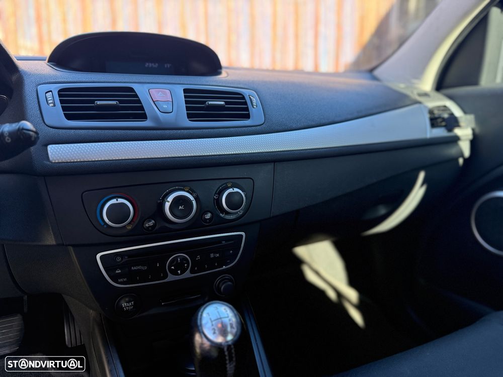 Renault Mégane 1.5 dCi Dynamique - 11