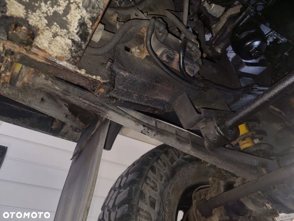 Land Rover Defender 2.4 TD4 SE - 27