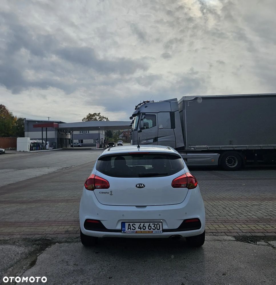 Kia Ceed 2015 photo 5