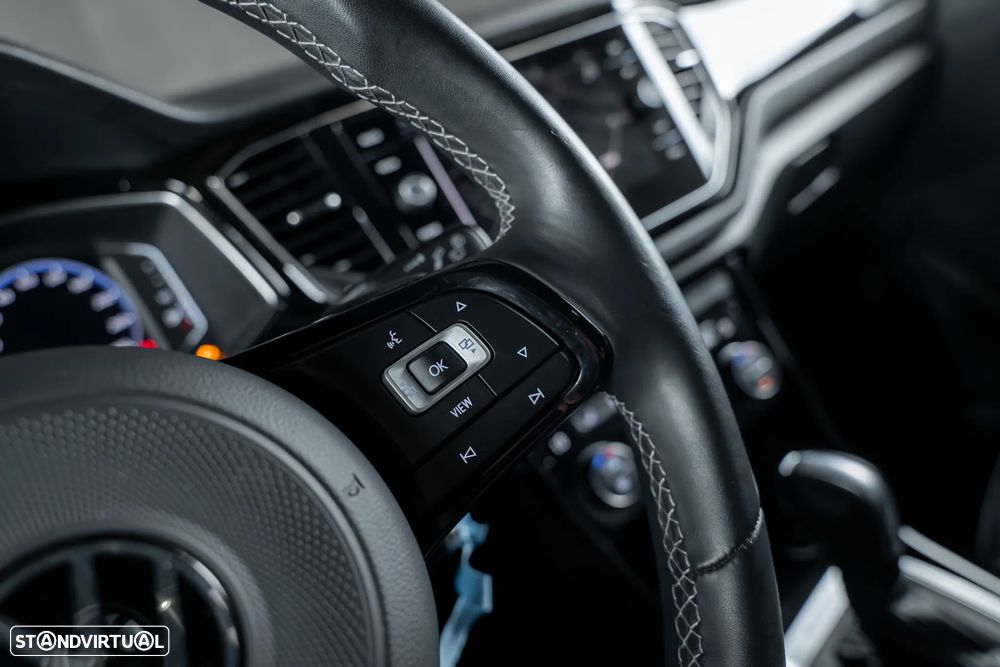 VW T-Roc R 2.0 TSI 4M DSG - 11