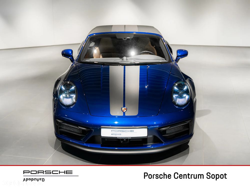 Porsche 911 Carrera GTS Cabrio - 15