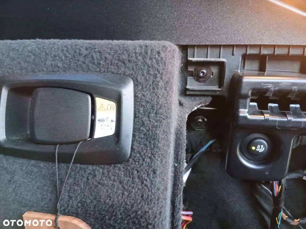 BMW Seria 5 520d xDrive - 23