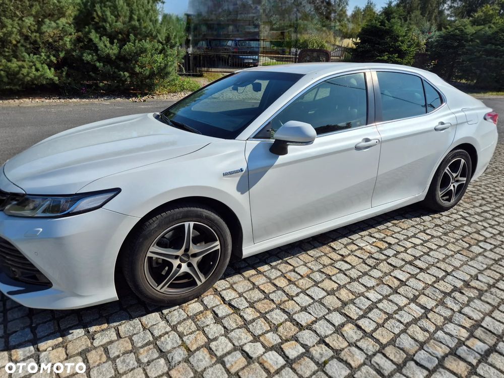 Toyota Camry 2.5 Hybrid Comfort CVT - 2