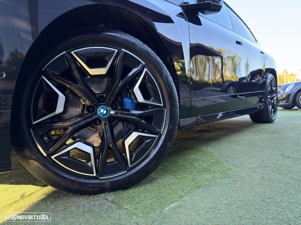 BMW iX xDrive 40 Pack Desportivo - 4