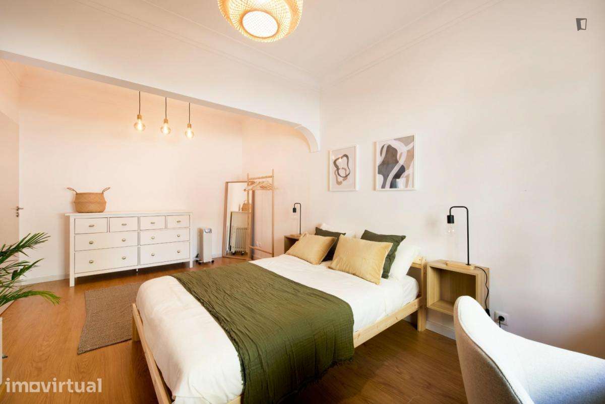 Quarto - localizado em Benfica Lisbon - Grande imagem: 2/33