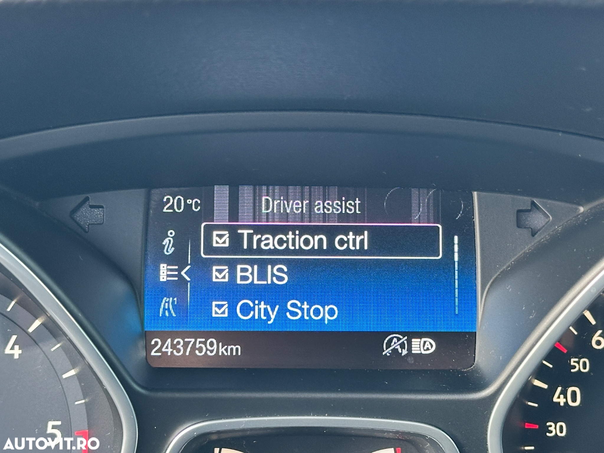 Ford Focus 1.5 EcoBlue Start-Stopp-System TITANIUM - 31