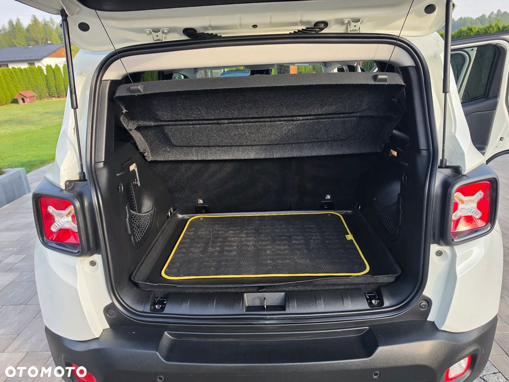 Jeep Renegade 1.6 E-torQ Longitude Adventure Edition - 25
