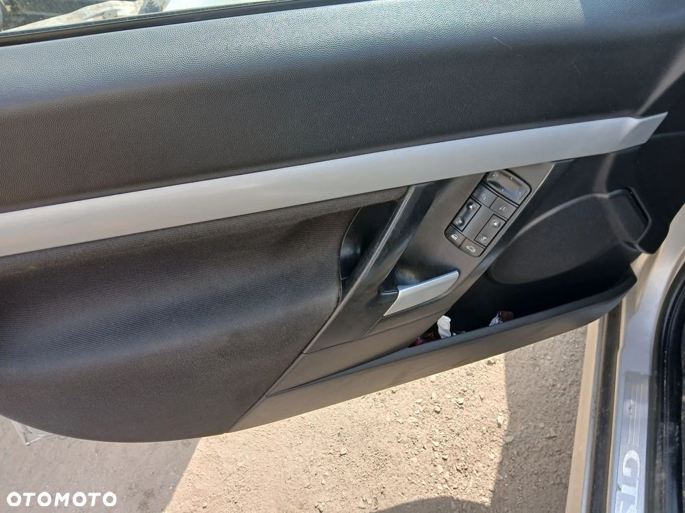 opel vectra C GTS Z157 fotel fotele kanapa deska kokpit podsufitka boczek boczki klamka podłokietnik - 2