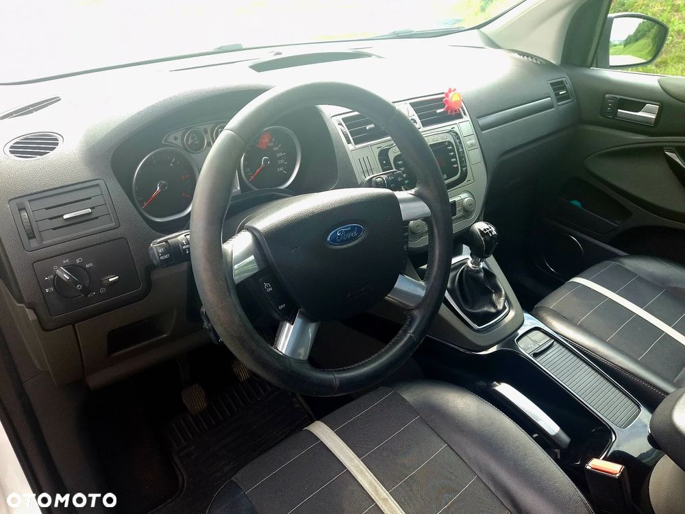 Ford Kuga 2.0 TDCi 4x4 Titanium - 17