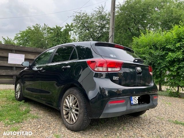 Kia Rio - 1