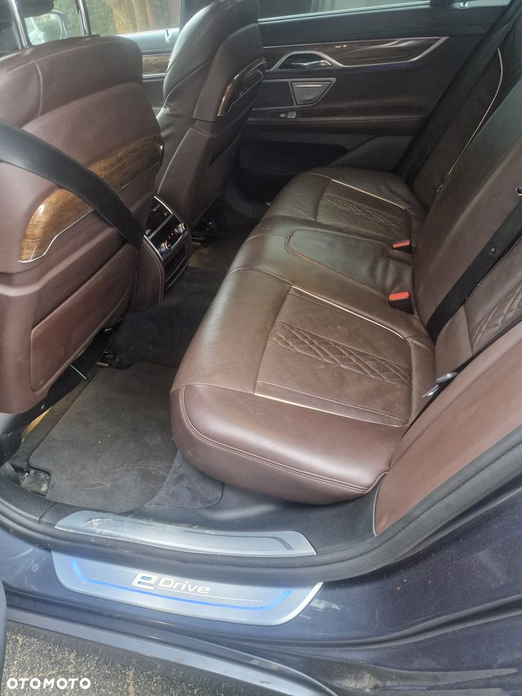 BMW Seria 7 - 8