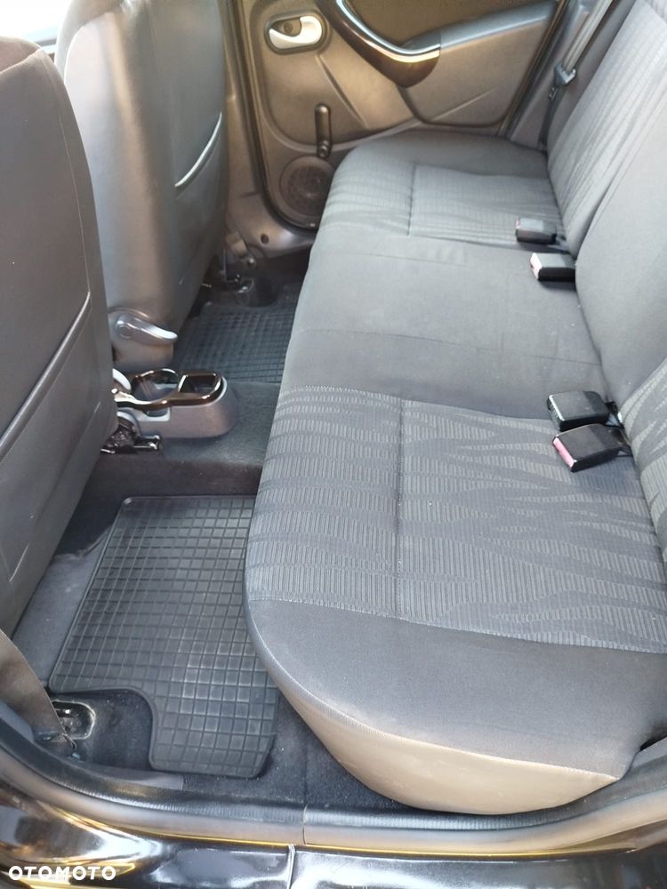 Dacia Duster dCi 90 FAP 4x2 Ambiance - 9