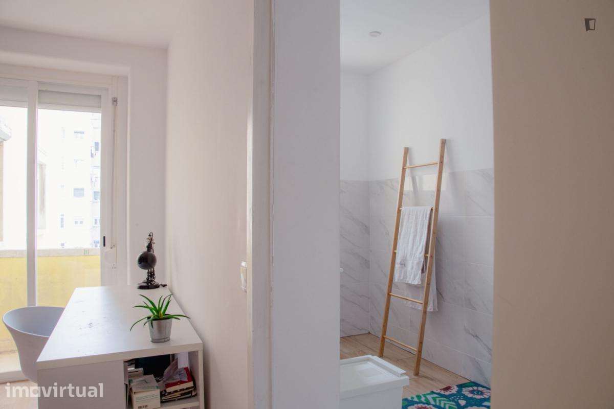 Quarto - localizado em Roma-Areeiro Lisbon - Grande imagem: 3/25