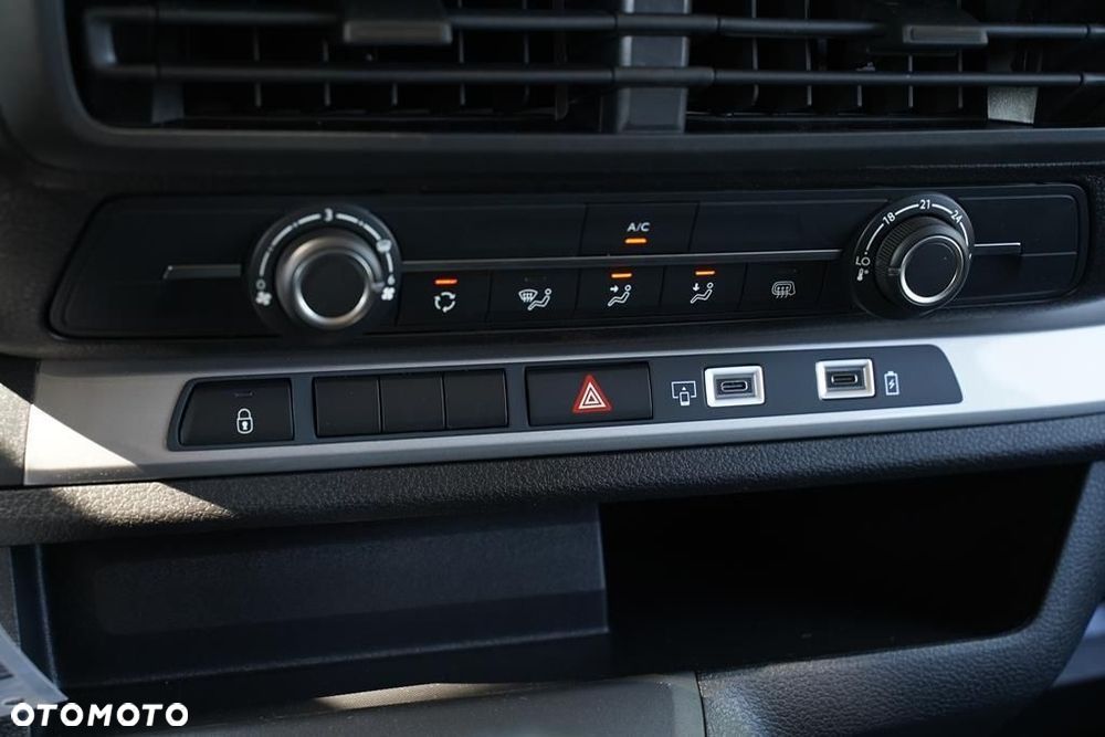 Opel Vivaro 2.2 CDTI XL 3,1t (brygadówka) - 16