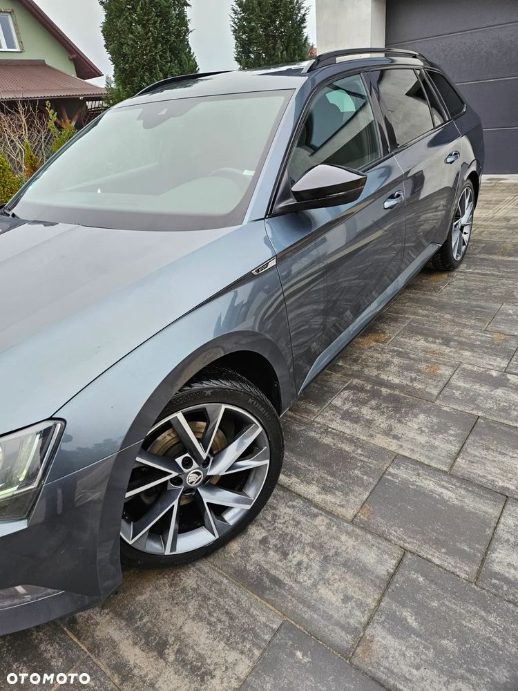 Skoda Superb 2.0 TDI DSG SportLine - 9