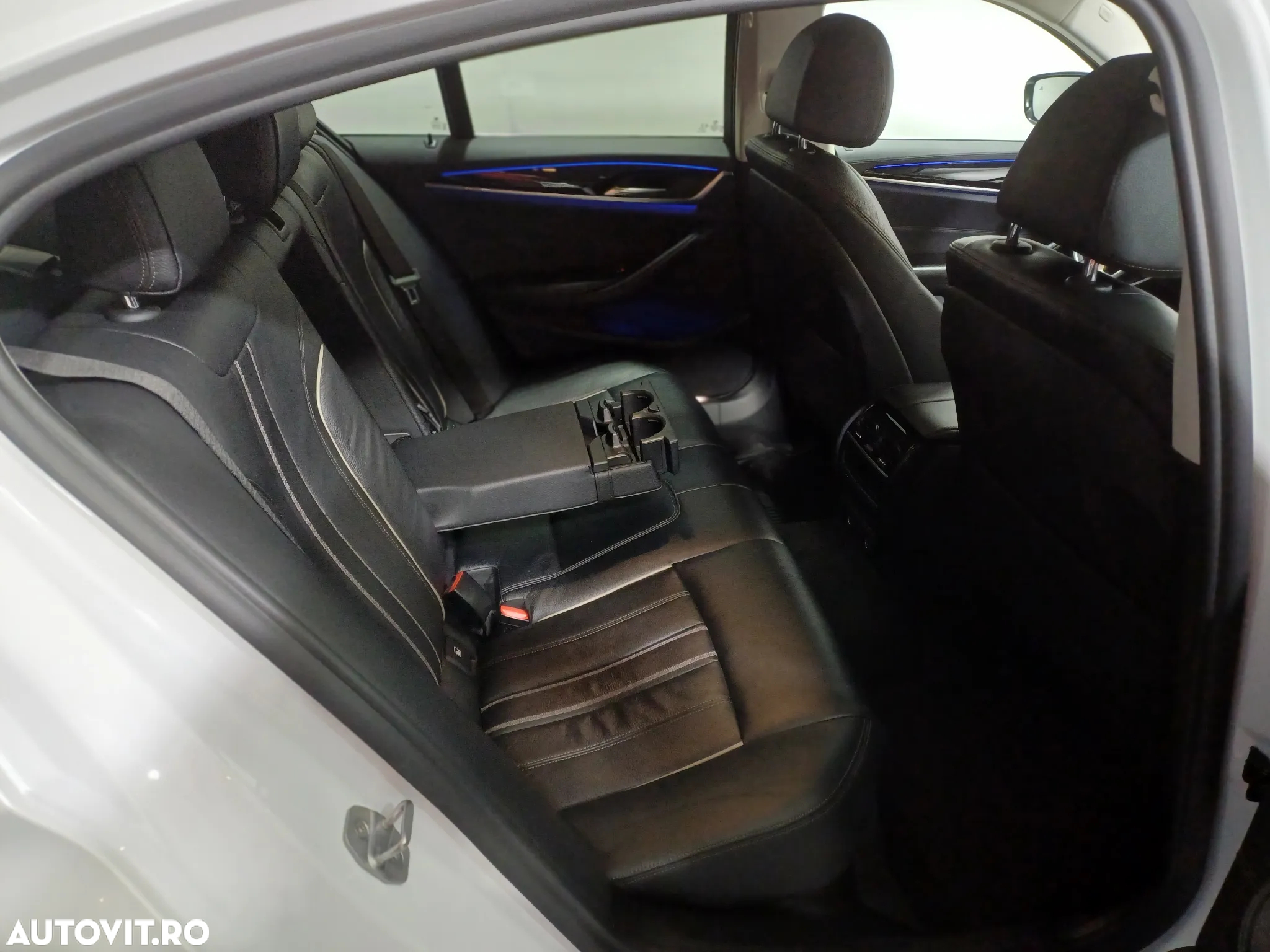 BMW Seria 5 520d xDrive AT - 33