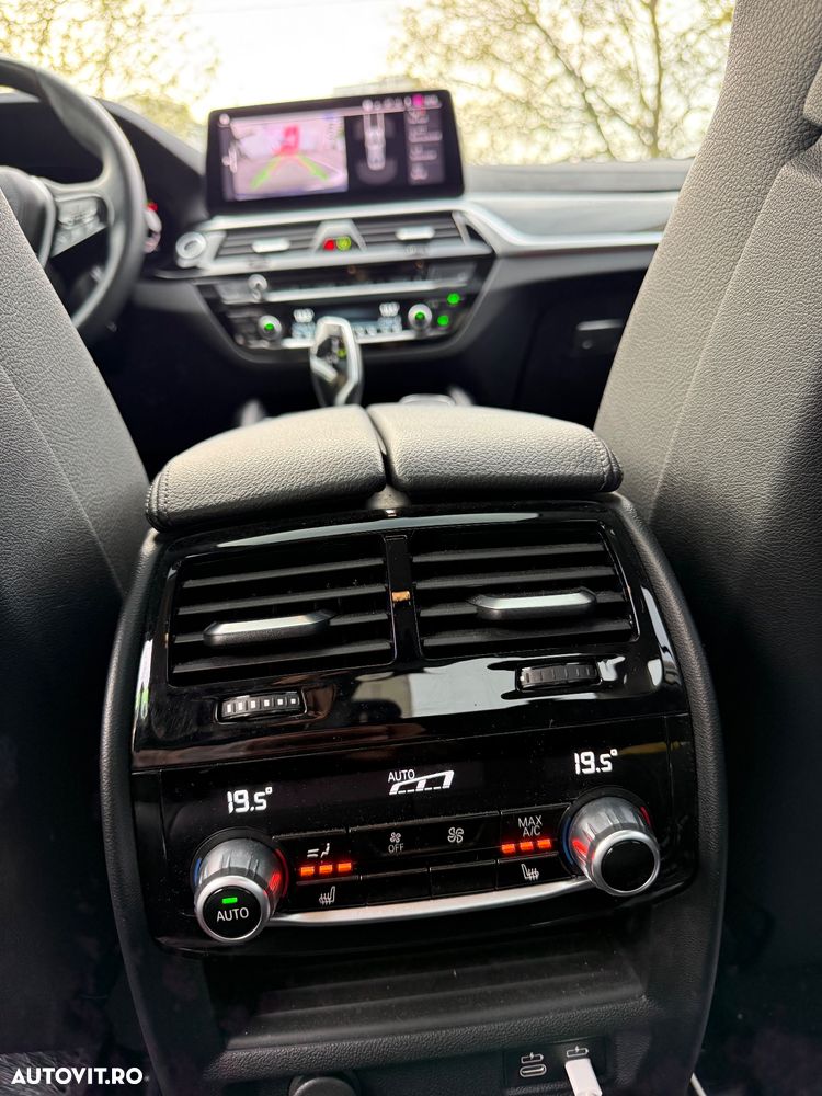 BMW Seria 5 520d Aut. Luxury Line - 12