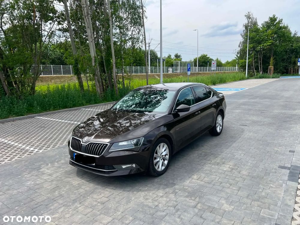 Skoda Superb 2.0 TDI Style DSG - 19