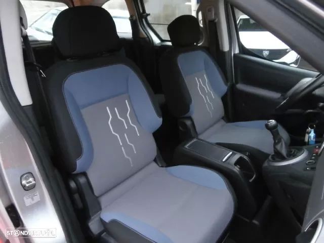 Peugeot Partner 1.6 BlueHDi Confort - 28