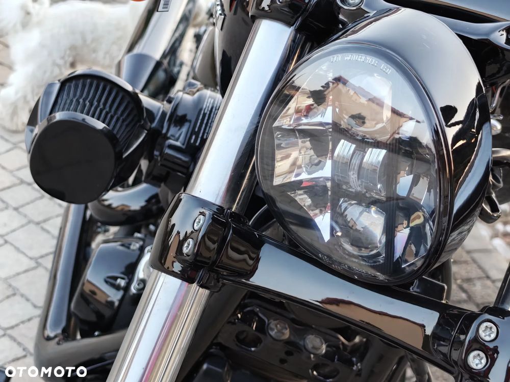Harley-Davidson Softail Breakout - 32