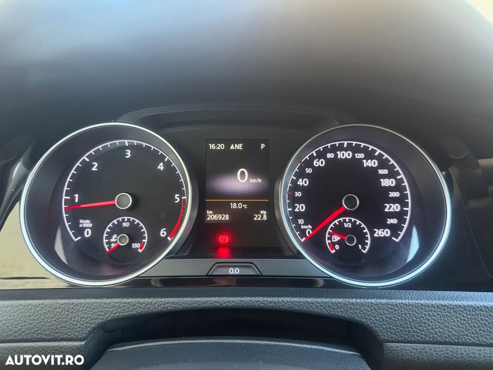 Volkswagen Golf - 16