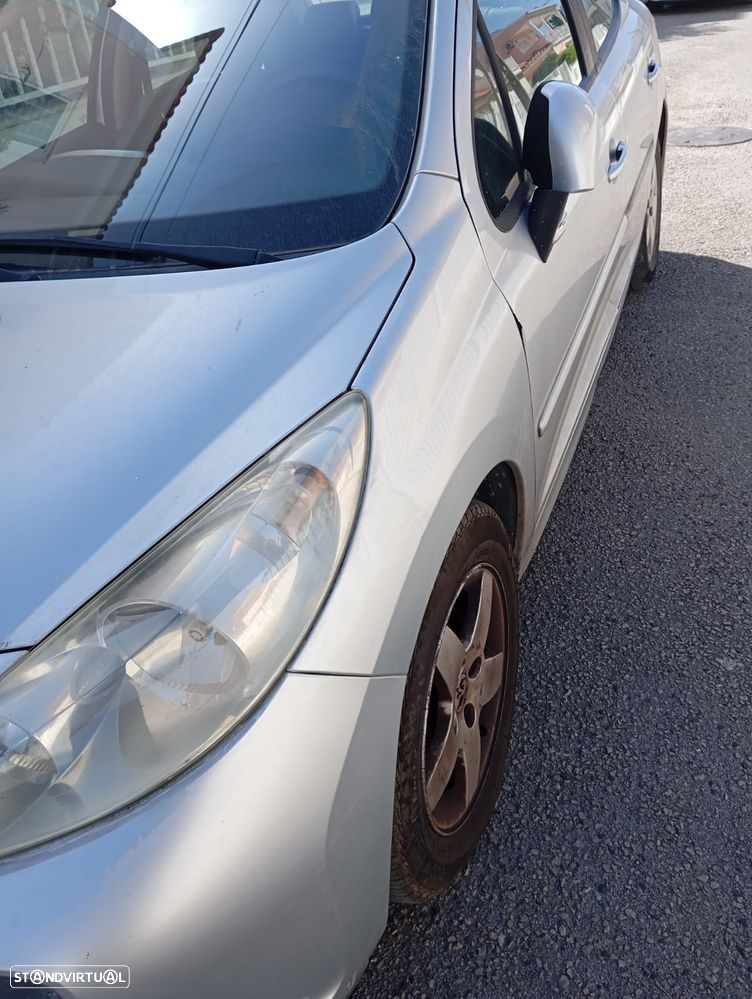 Peugeot 207 1.4 16V Urban - 5