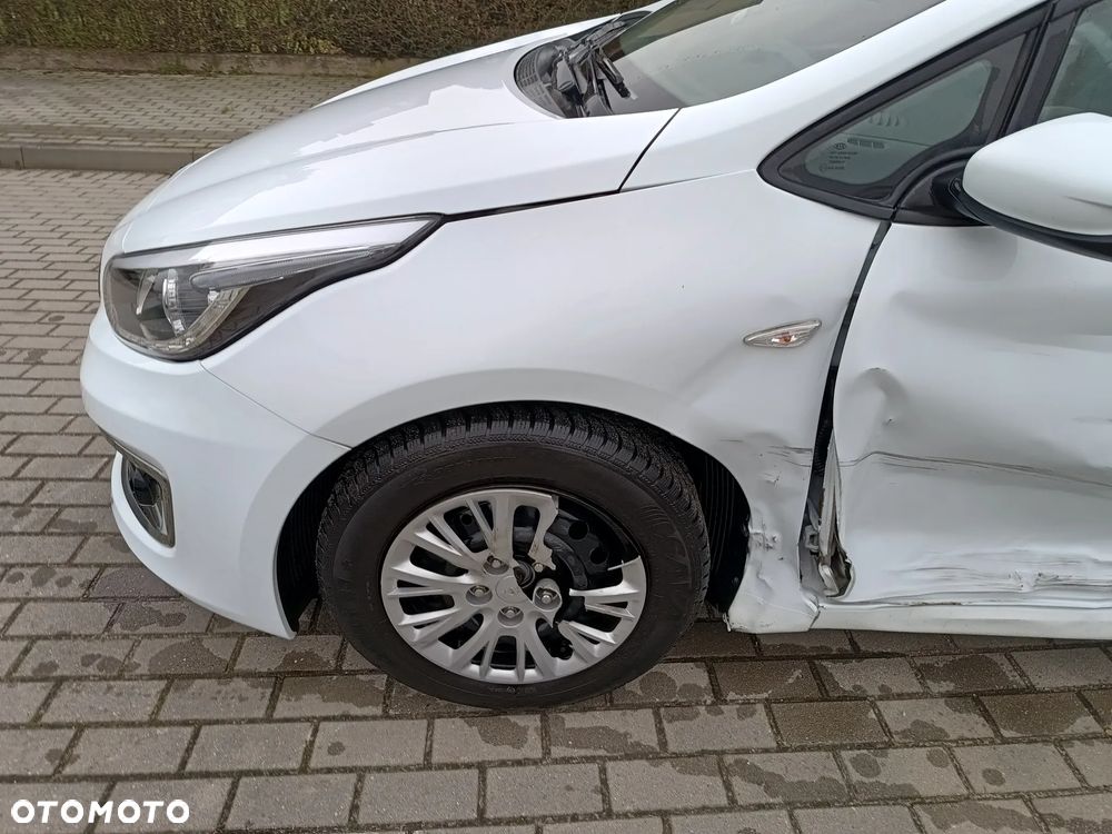 Kia Ceed 1.4 CVVT ISG Dream Team Edition - 17