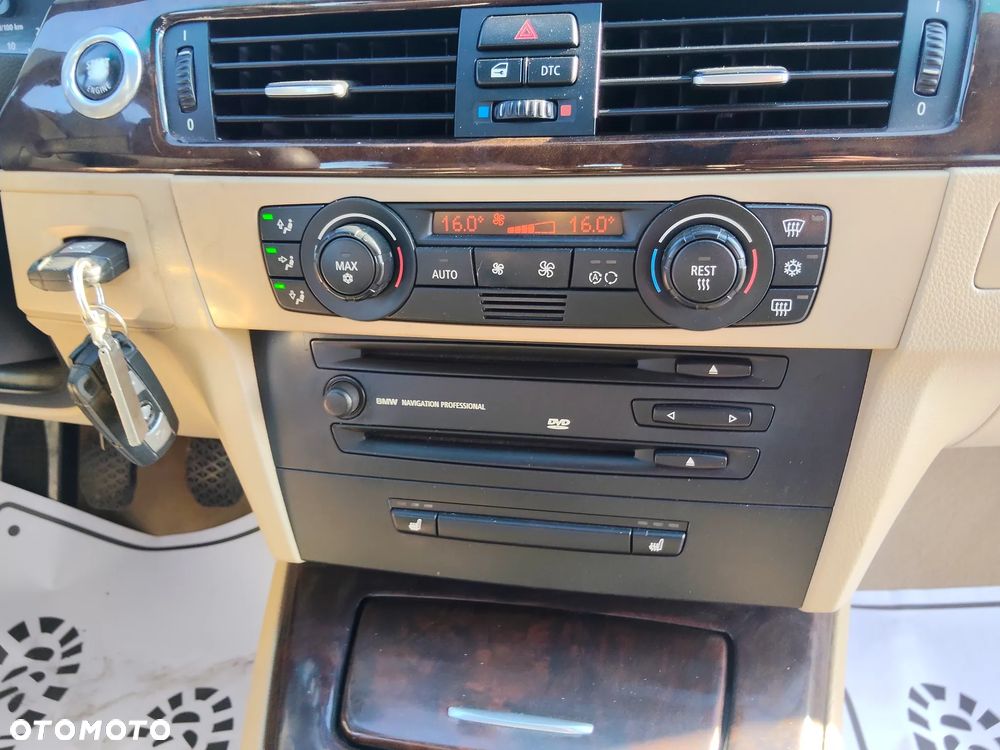 BMW Seria 3 320d - 27