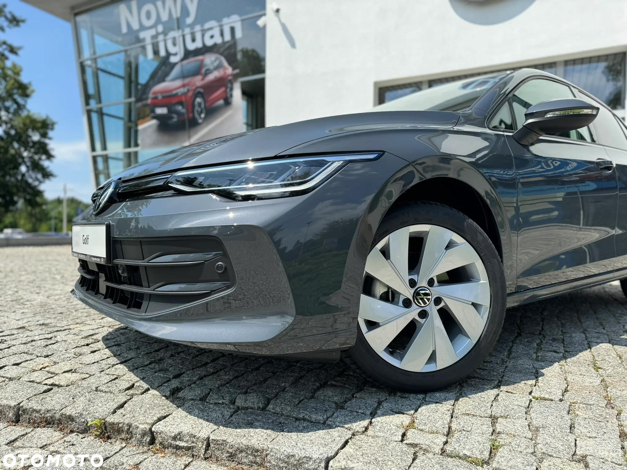 Volkswagen Golf VIII 1.5 TSI Life Plus - 9
