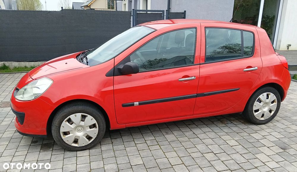 Renault Clio 1.2 16V Authentique - 8