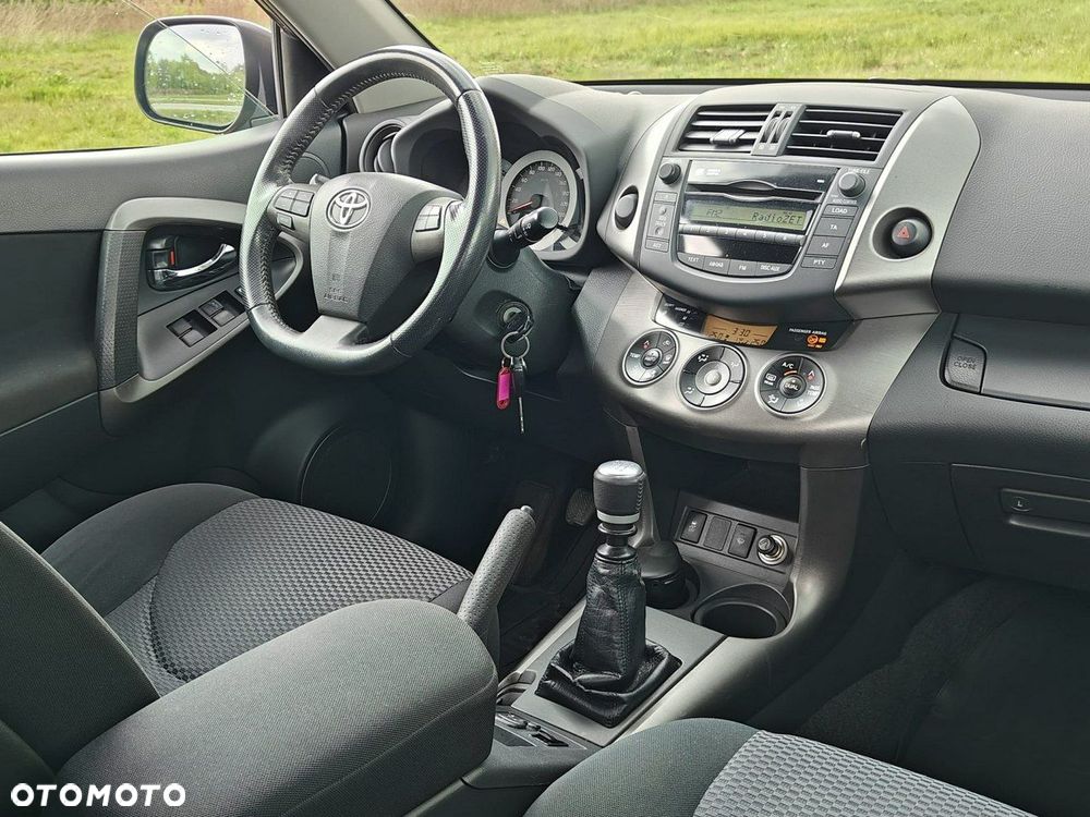 Toyota RAV4 - 14