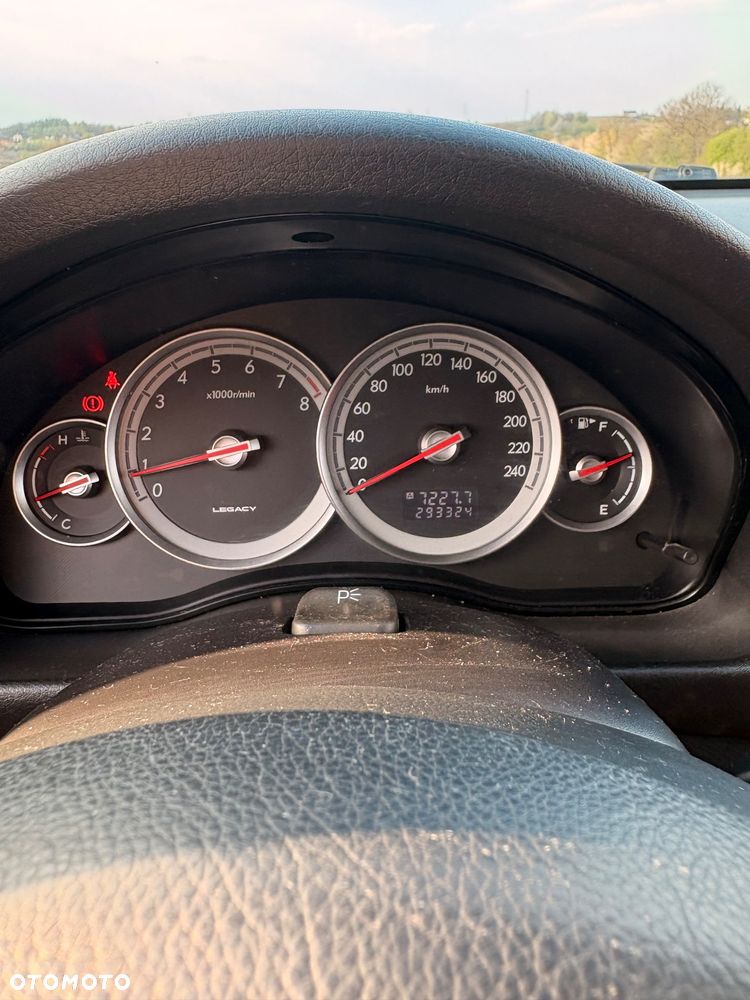 Subaru Legacy - 13