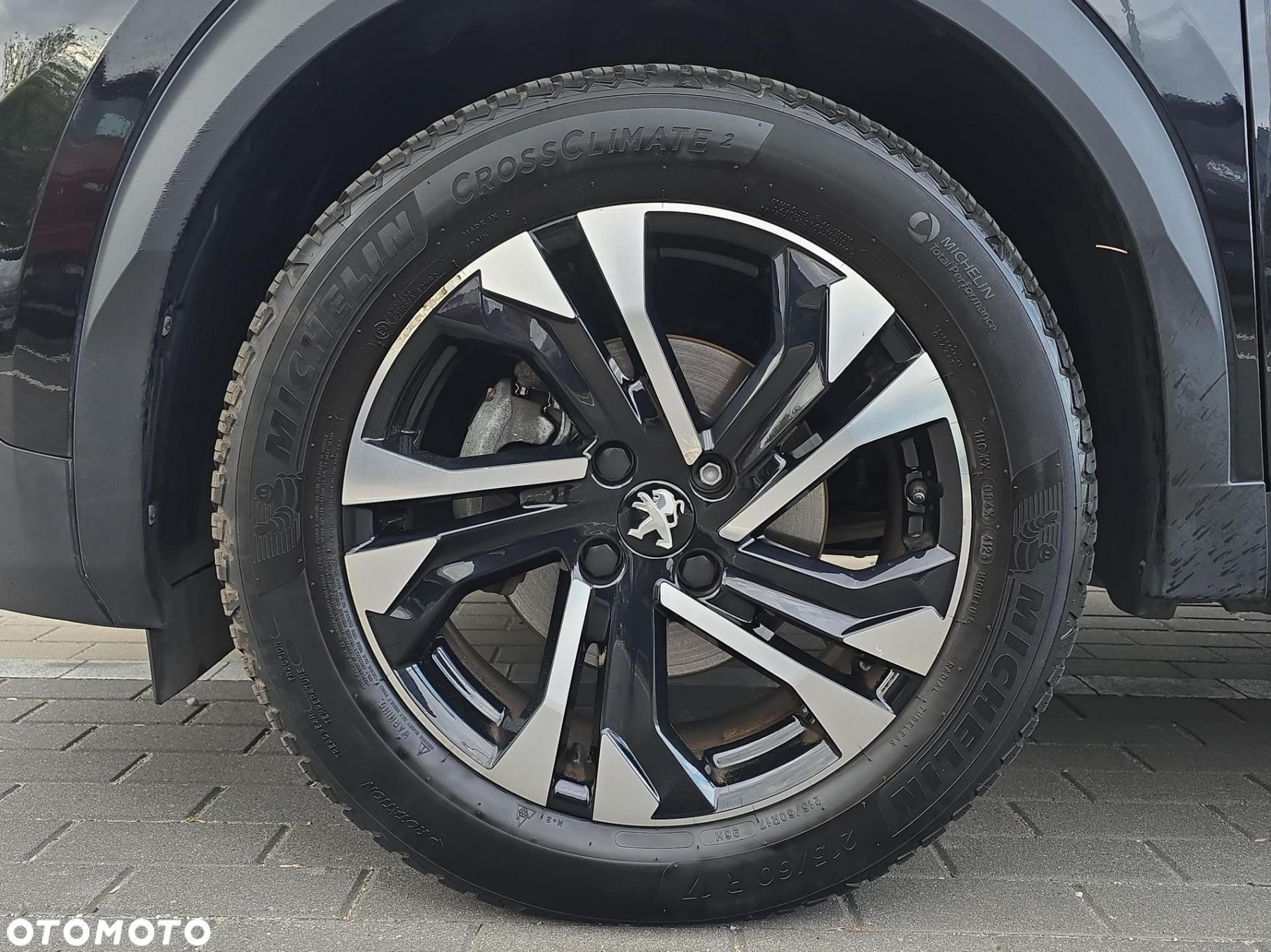 Peugeot 2008 1.5 BlueHDi Allure S&S - 9