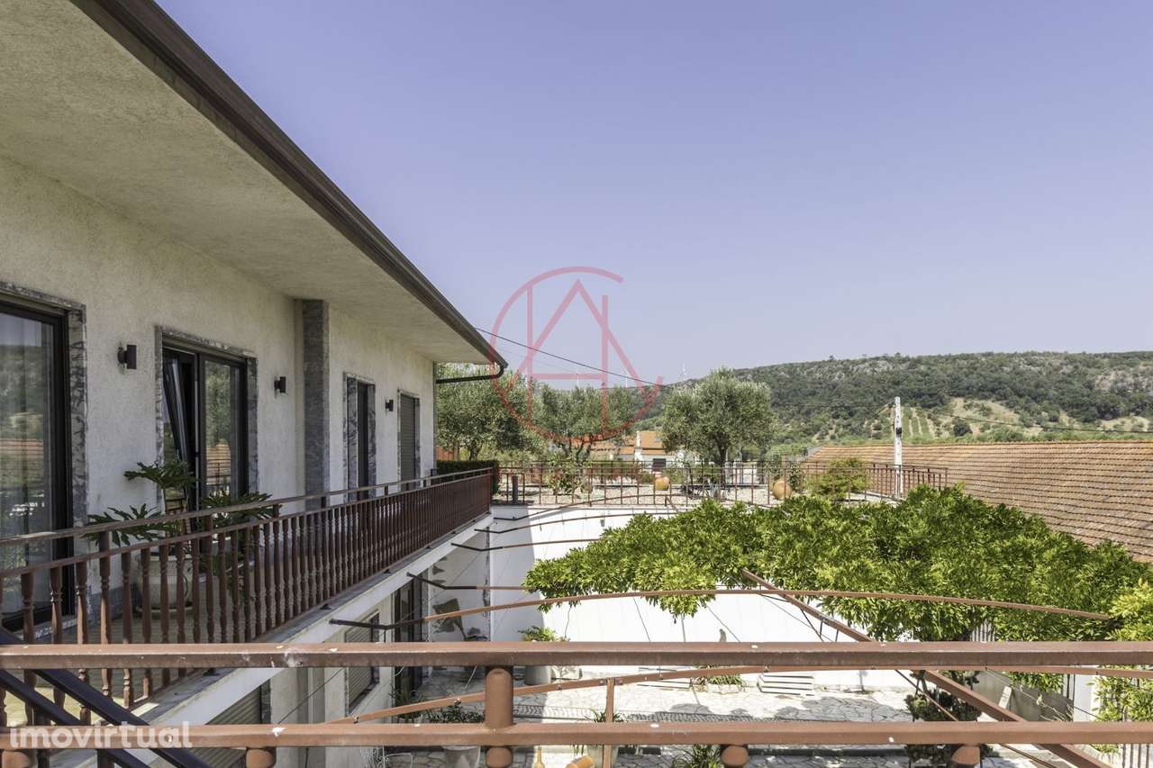 Quinta com moradia T4+2 inserida em lote com 8.160 m2 em Chancelaria ? - Grande imagem: 4/46