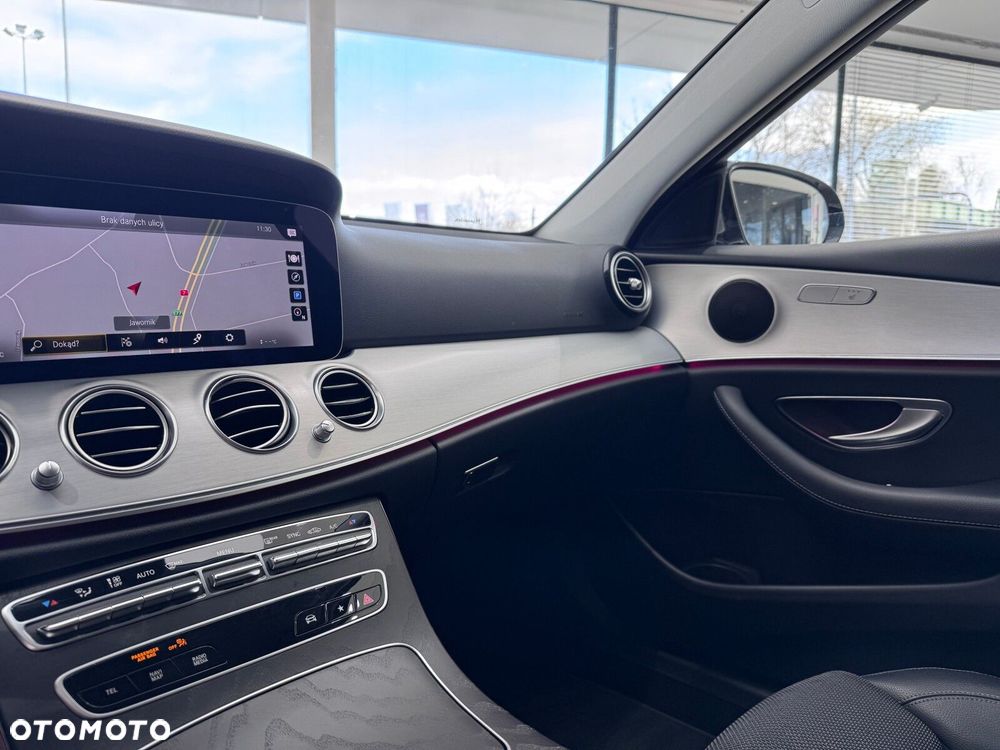 Mercedes-Benz Klasa E - 28