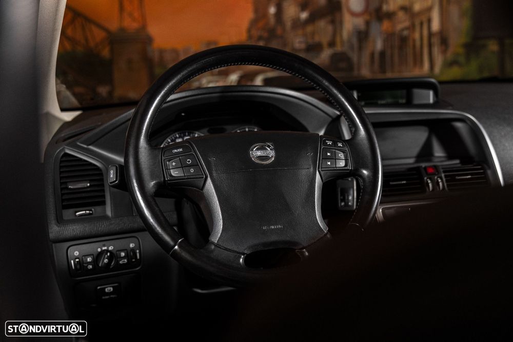 Volvo XC 60 D5 Momentum Geartronic - 13