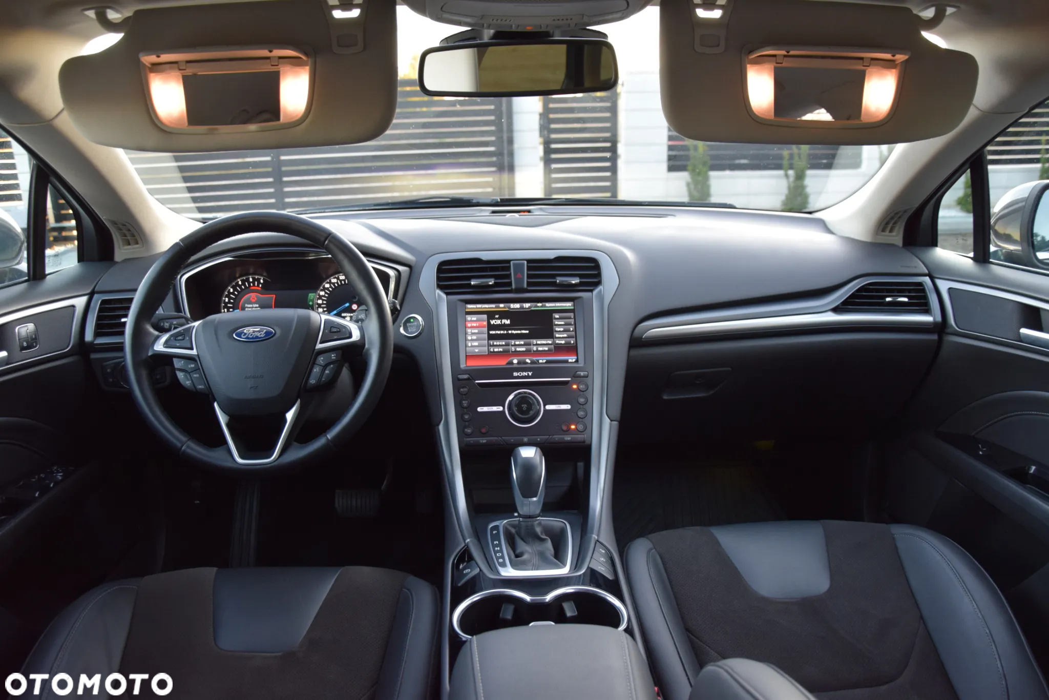 Ford Mondeo - 32