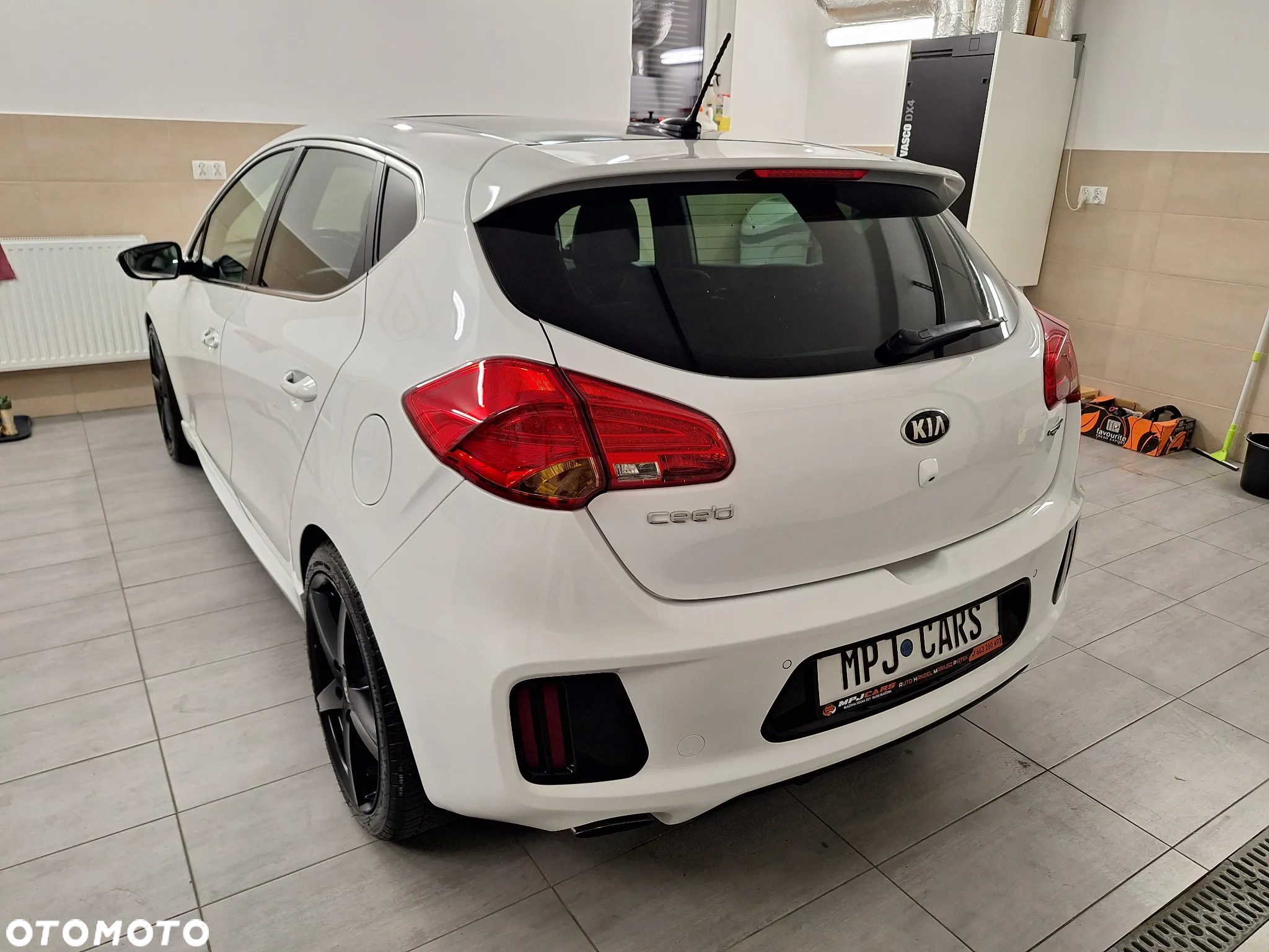 Kia Ceed 1.6 T-GDI GT - 8