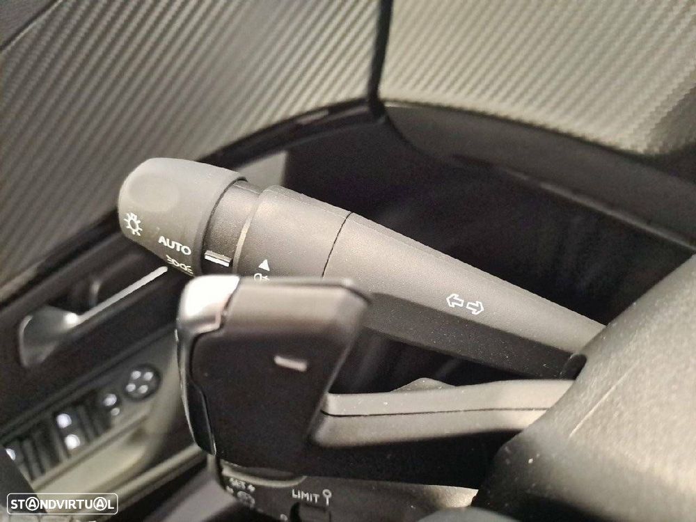 Peugeot 2008 1.2 Hybrid Allure e-DCS6 - 14