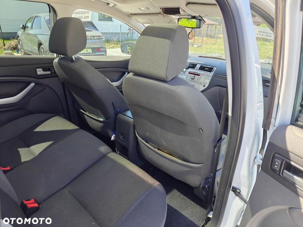 Ford Kuga - 7