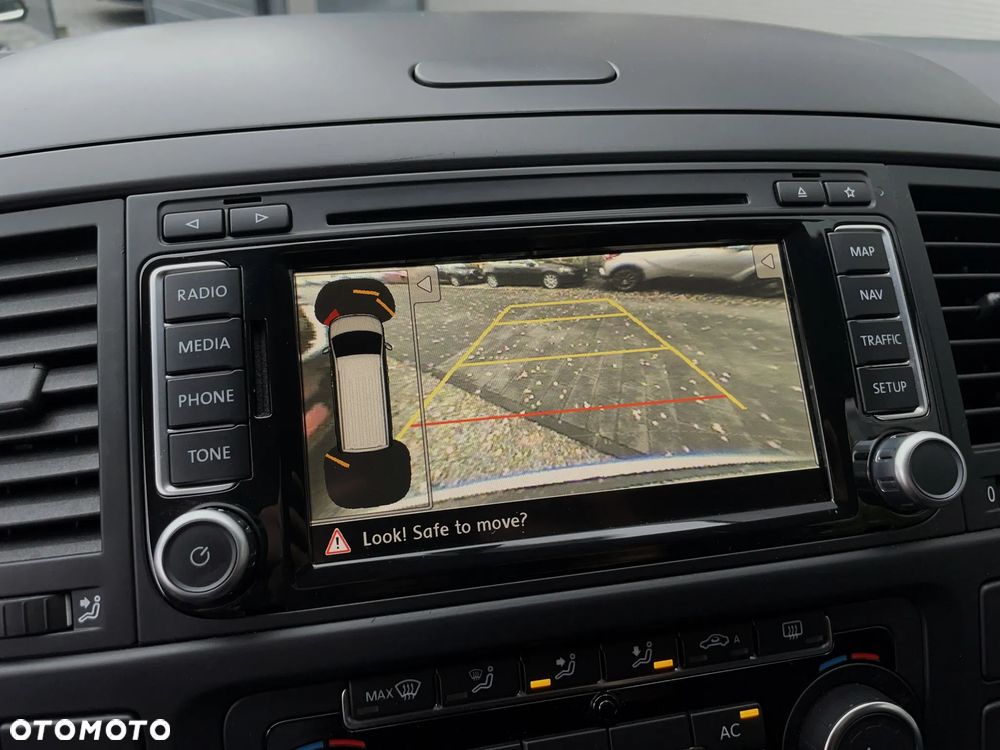 Volkswagen Multivan - 25