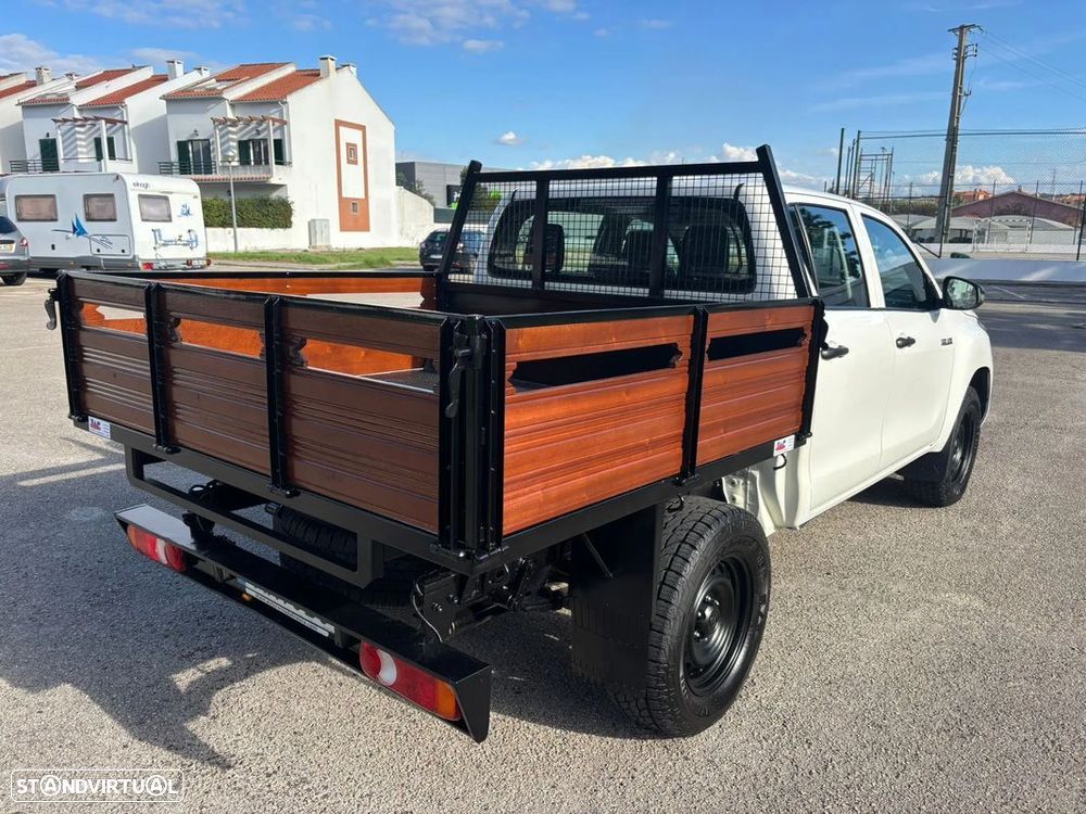 Toyota Hilux 2.4 D-4D 4WD CD CM - 26