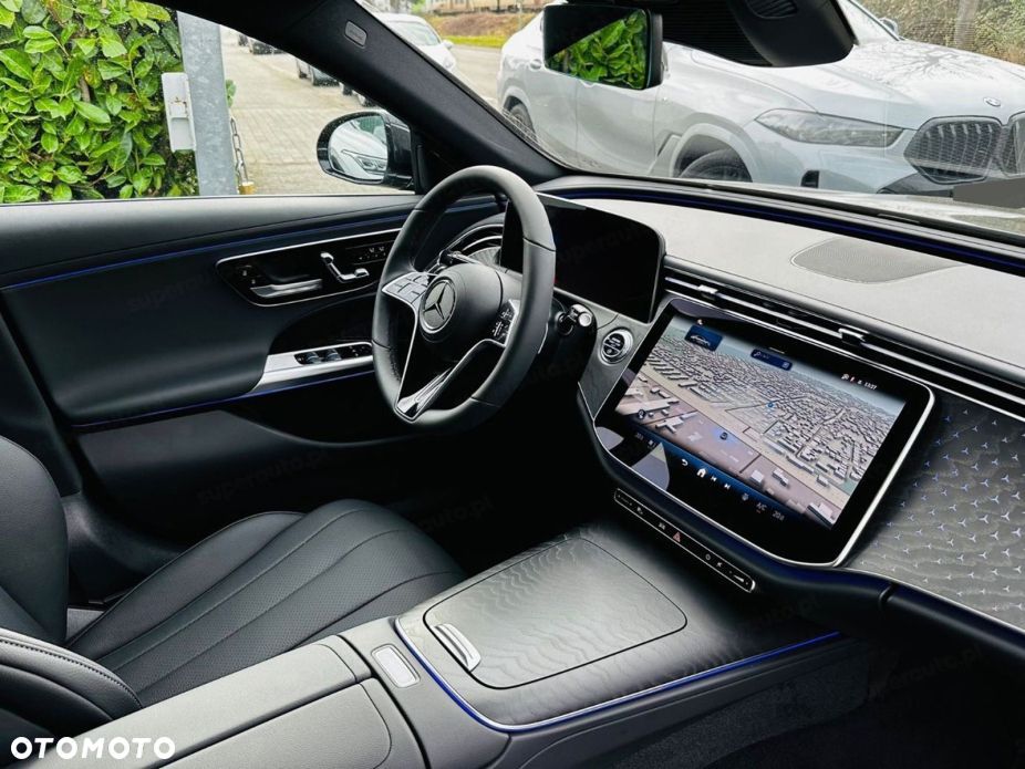 Mercedes-Benz Klasa E 220 d mHEV 4-Matic Exclusive 9G-Tronic - 17